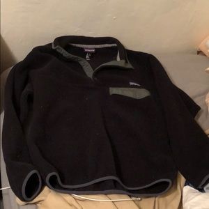Patagonia sweatshirt size small